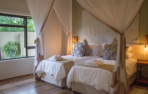 5 bedrooms, free WiFi, bed sheets
