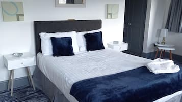 Superior-Doppelzimmer | Schreibtisch, BĂŒgeleisen/BĂŒgelbrett, kostenloses WLAN, BettwĂ€sche