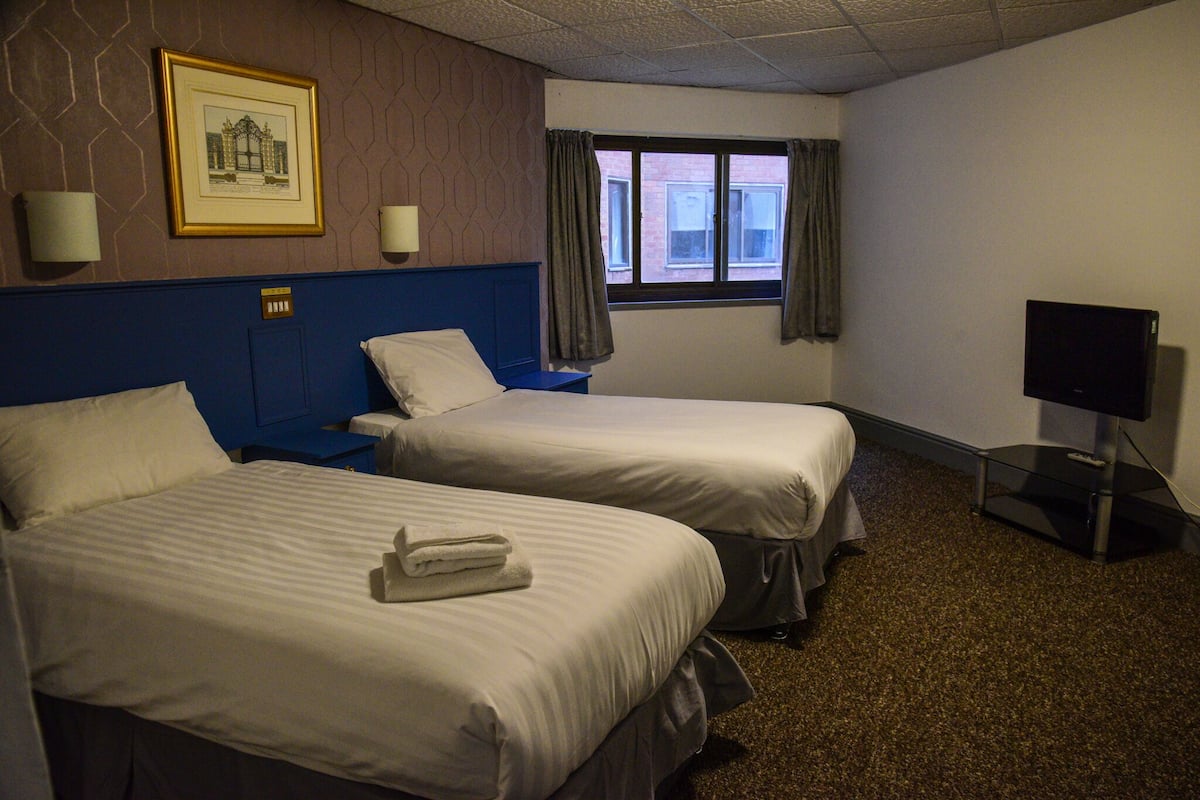 Superior Twin Room, 1 Bedroom | Desk, iron/ironing board, free WiFi, bed sheets