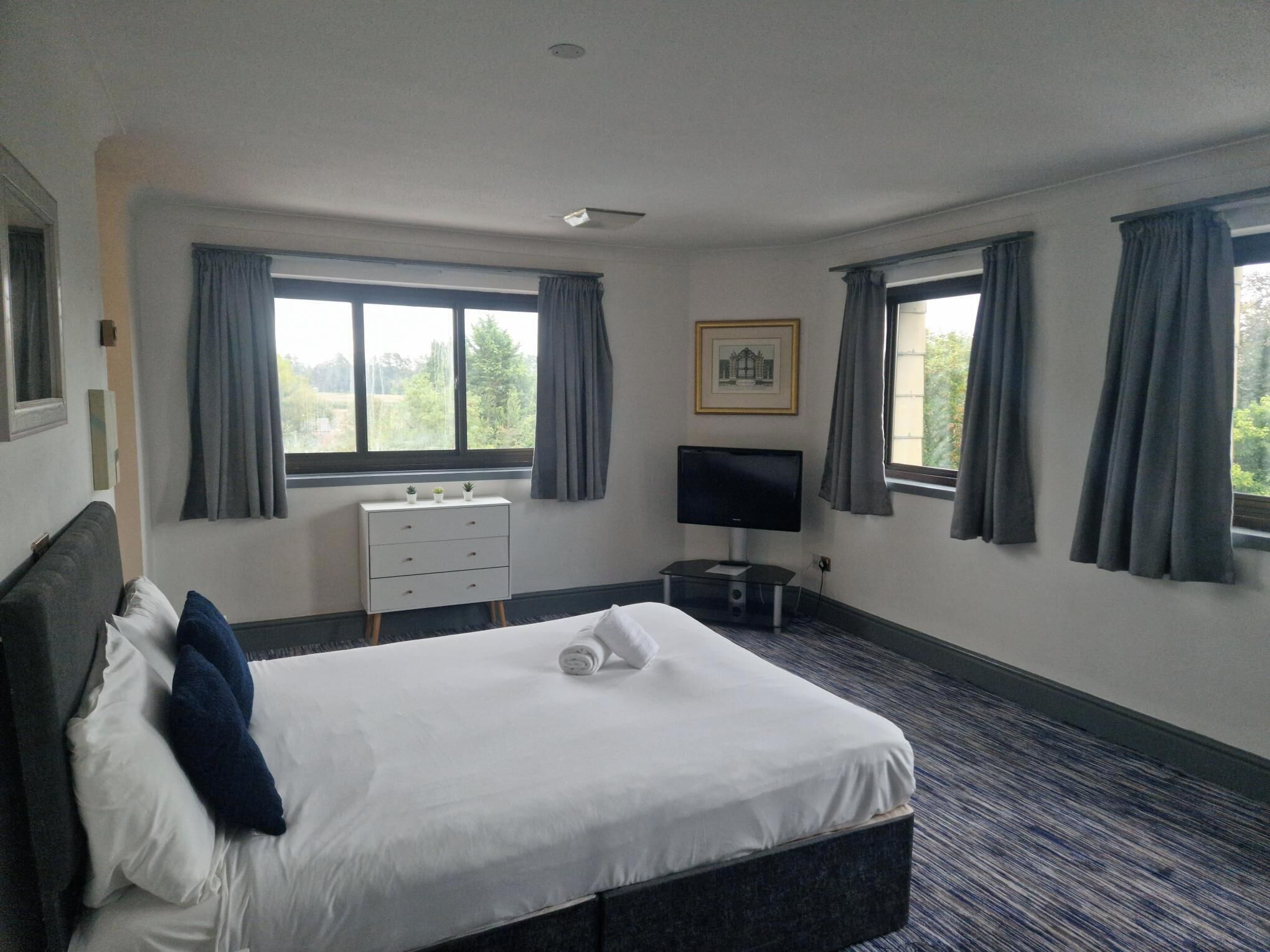 高級雙人房 | 書桌、熨斗/熨衣板、免費無線上網、床單