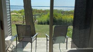 Iron/ironing board, travel crib, free WiFi, bed sheets