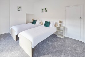 House | 2 bedrooms, individually decorated, individually furnished