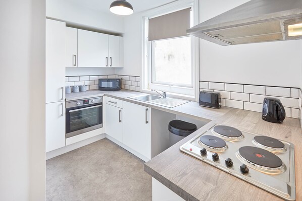 House | Private kitchen | Fridge, microwave, oven, stovetop