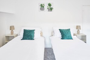 House | 2 bedrooms, individually decorated, individually furnished - Psyche (Scarborough)