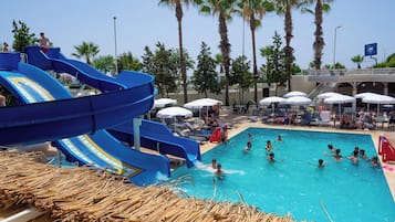 Piscina a l'aire lliure de temporada