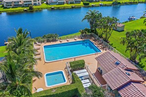 Outdoor pool, a heated pool - Sunrise Lake House in Delray Beach (Delray Beach)