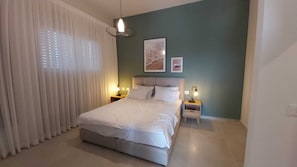 Apartment | 4 bedrooms, desk, free WiFi