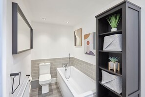 Apartment | Bathroom