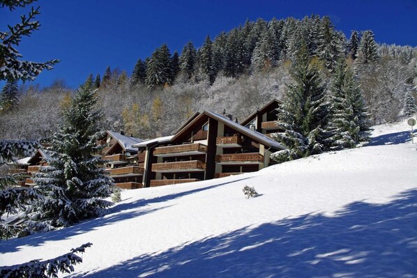 Exterior - 100m from ski slopes, 1st floor, view village, balcony, tv, 21m², Champagny-en-Vanoise (Champagny-en-Vanoise)