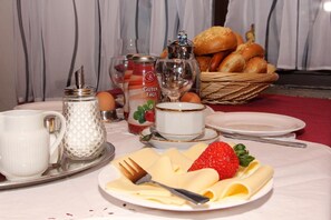 Breakfast buffet - Am Hermannsbachl (Bischofsmais)