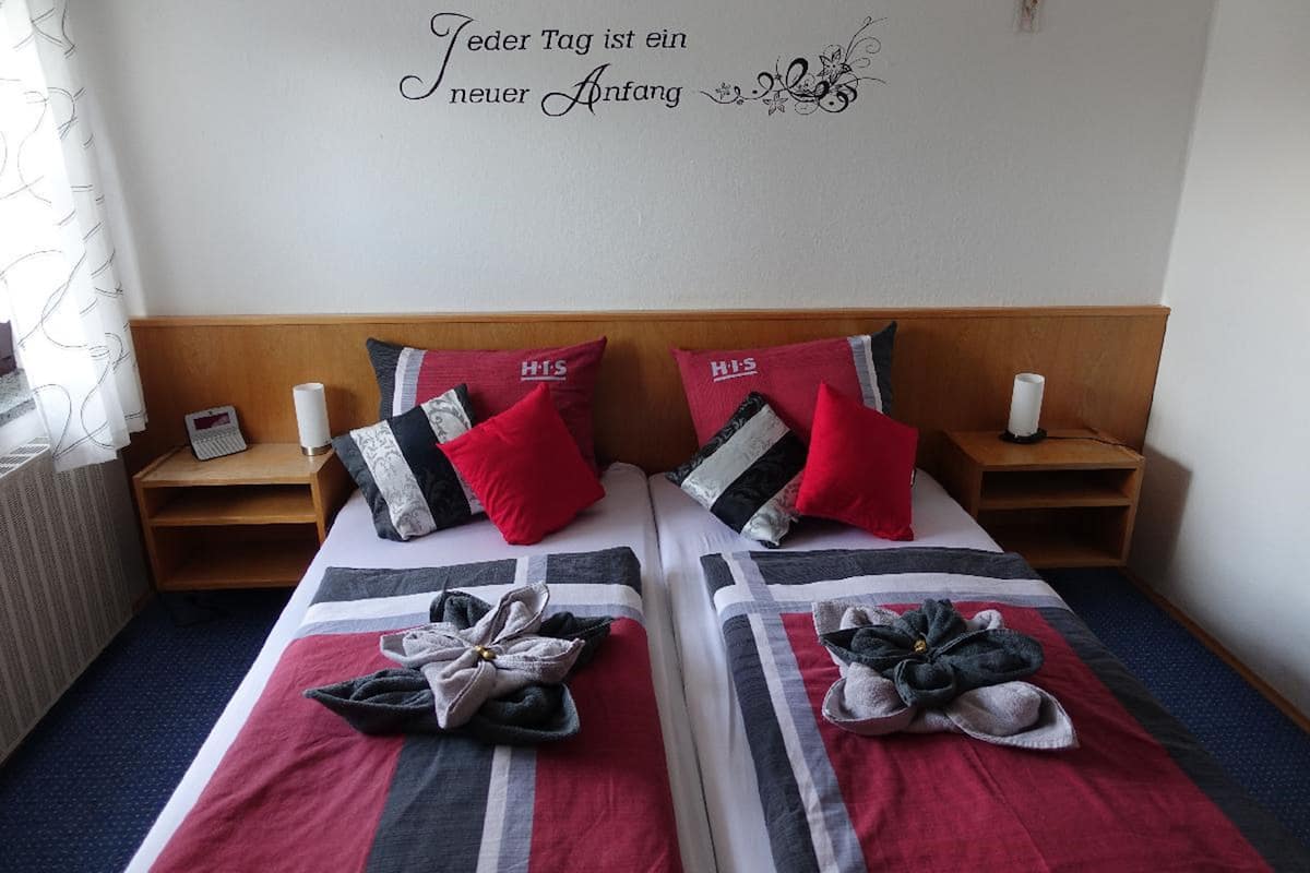 Double Room | Free WiFi, bed sheets