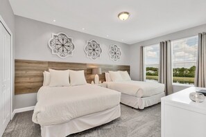 6 bedrooms, desk, iron/ironing board, travel cot