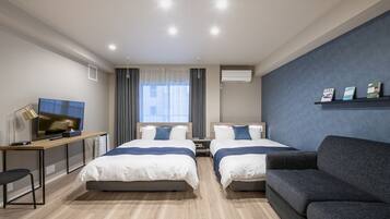 Superior Family Room, Non Smoking | In-room safe, individually decorated, individually furnished, desk