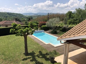 Piscina all'aperto, una piscina riscaldata
