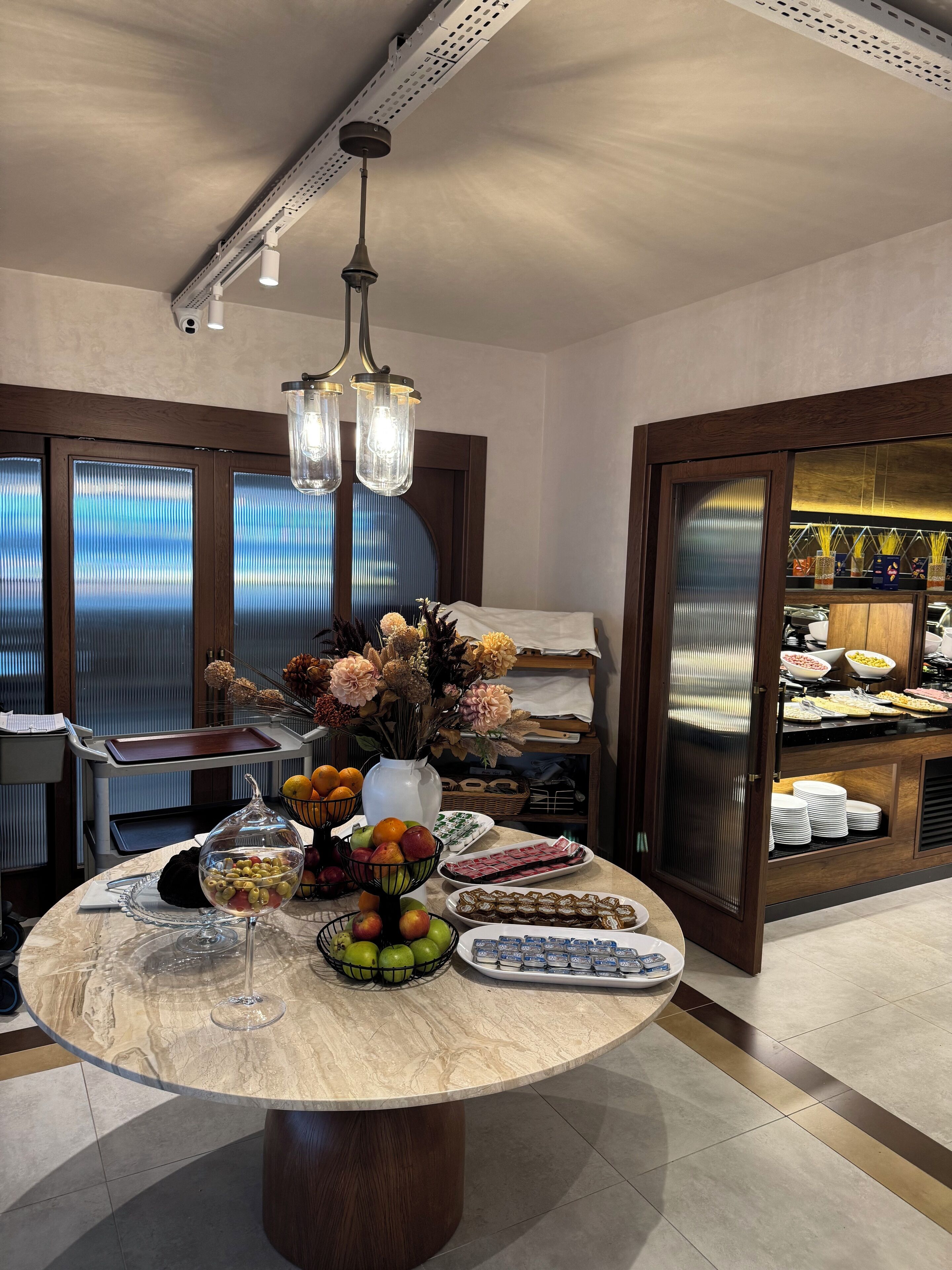 Petit déjeuner buffet servi tous les jours en supplément