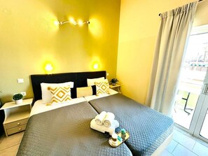 Egyptian cotton sheets, premium bedding, free WiFi, bed sheets - Sidari Vibes (Corfu)