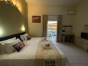 Egyptian cotton sheets, premium bedding, free WiFi, bed sheets - Sidari Vibes (Corfu)