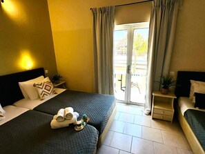 Egyptian cotton sheets, premium bedding, free WiFi, bed sheets - Sidari Vibes (Corfu)
