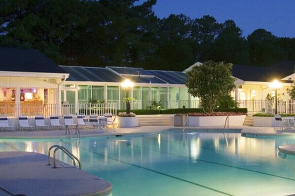 Indoor pool, outdoor pool - Beautiful and spacious first floor Sunset Beach villa in Sea Trail! Bikes & gear (Sunset Beach)