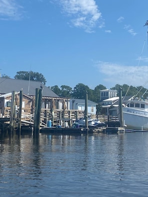 Marina - Beautiful and spacious first floor Sunset Beach villa in Sea Trail! Bikes & gear (Sunset Beach)