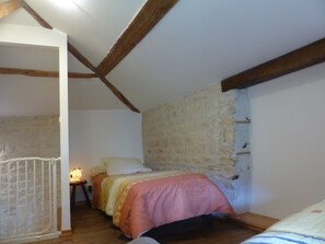 2 chambres, accĂšs Ă Internet, literie fournie