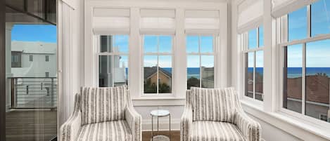 电视、壁炉、立体声音响