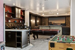Game room - Relax in Style:Luxurious Vacation Home near Zion Park-Heated Private Pool & Spa (Hurricane)