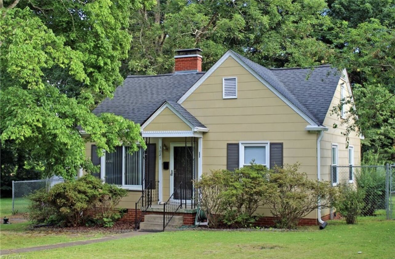 Cozy 2/1 House in Quiet Greensboro Neighborhood
