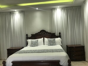 2 bedrooms, desk, free WiFi, bed sheets