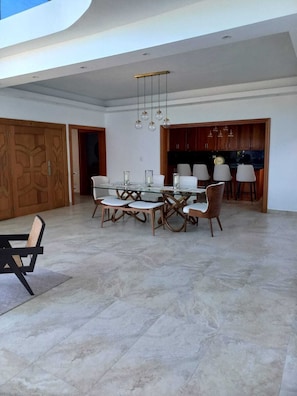 تناول الطعام