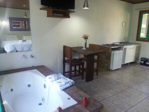 1 bedroom, travel cot, free WiFi, bed sheets