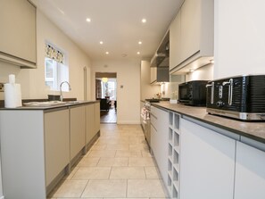 คอทเทจ | ภายใน