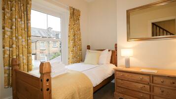 4 bedrooms, individually decorated, individually furnished, free WiFi