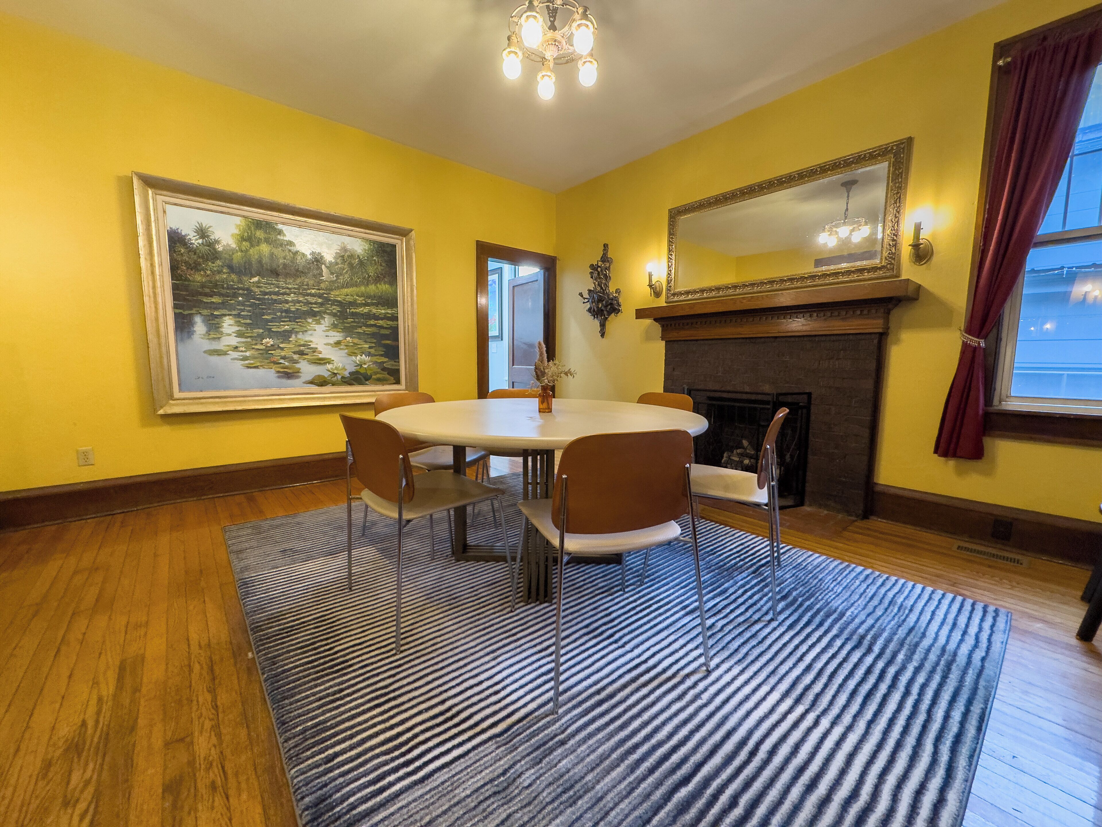 Deluxe House | Living area