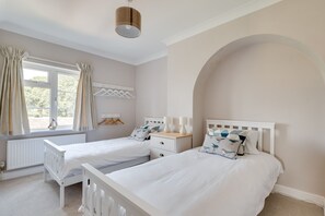 3 bedrooms, iron/ironing board, free WiFi, bed sheets