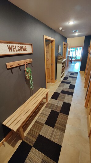 Interior - Blue Water Bay - On MN's  most beautiful lake! Great Fishing, recreation, wifi (Deer River)