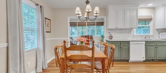 NO CLEANING FEE! - Longer Stay Discounts! Backyard Chickens!