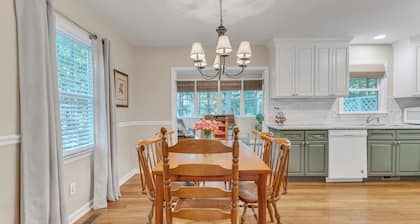 NO CLEANING FEE! - Longer Stay Discounts! Backyard Chickens!