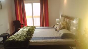 3 chambres, bureau, fer et planche à repasser, Wi-Fi gratuit