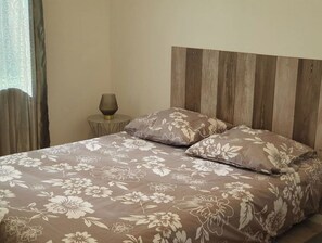 1 bedroom, iron/ironing board, WiFi, bed sheets