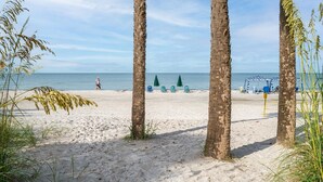 Property grounds - Bay to Beach C1 by Coastal Vacation Properties (Fort Myers Beach)