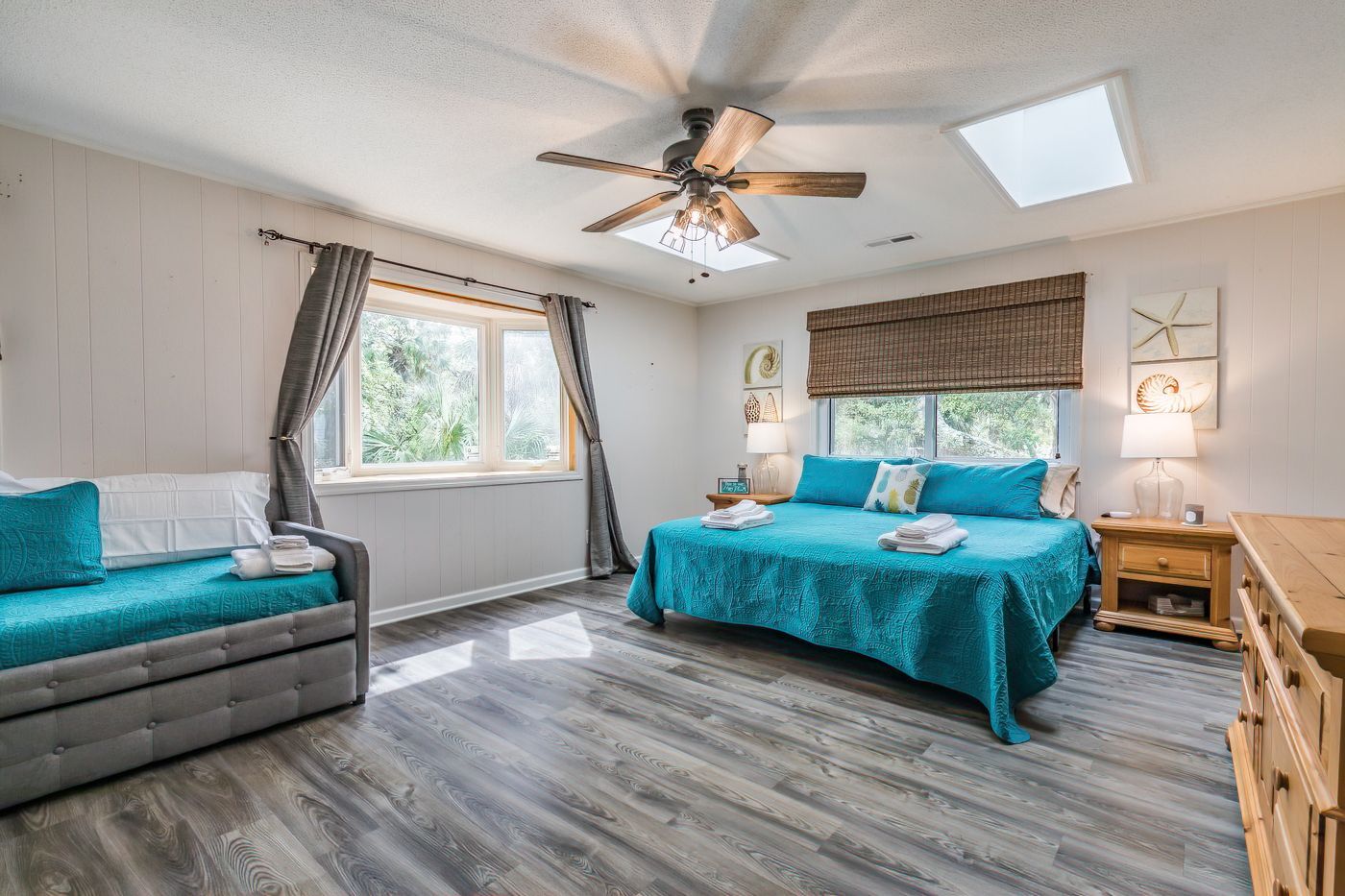 5 chambres, fer et planche à repasser, accès Internet, draps fournis