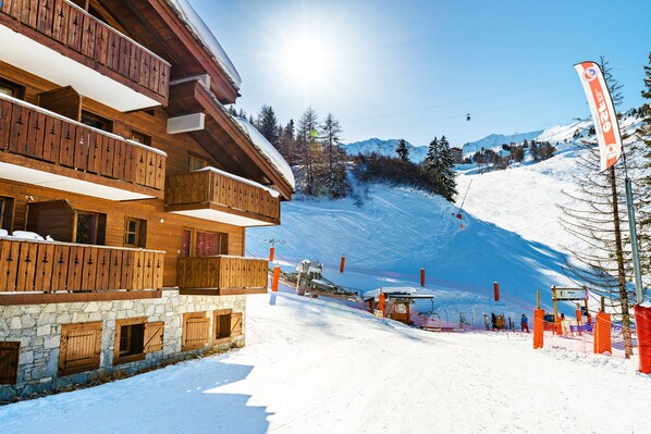 Exterior - travelski home premium - Résidence Les Chalets d'Edelweiss 4 stars (Plagne 1800)