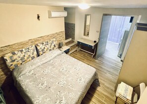 1 camera, ferro/asse da stiro, Wi-Fi gratuito