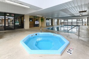 Innenpool, Außenpool