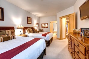 2 bedrooms, iron/ironing board, travel cot, free WiFi