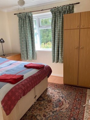 Huis, meerdere bedden | 5 slaapkamers, een strijkplank/strijkijzer, gratis wifi, beddengoed