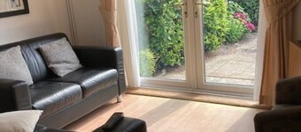 5-bed Town House in Newport