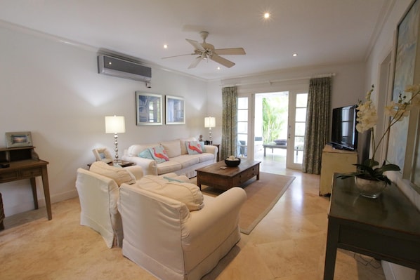 Townhome, 4 Bedrooms | Living room