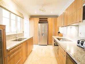 Townhome, 4 Bedrooms | Private kitchen | Dining tables